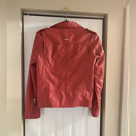 Red leather jacket - Picture 6 of 8